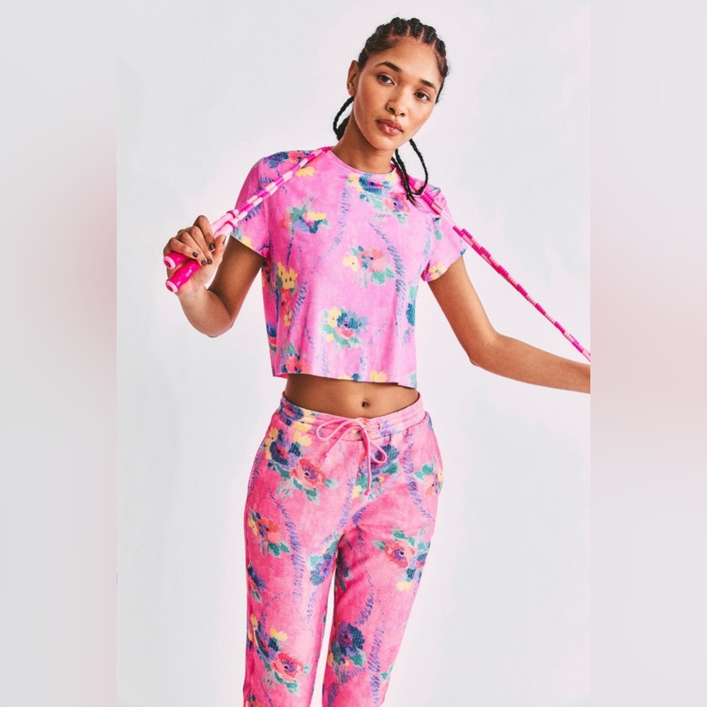Loveshackfancy x Beach Riot Hints Of Hibiscus Cropped Shirt